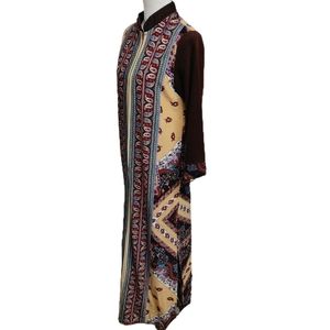 Vintage 1970s Plaza 9 Retro Paisley Robe